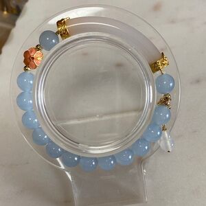 Elegant Blue Bead Stretch Bracelet with Gold Accents